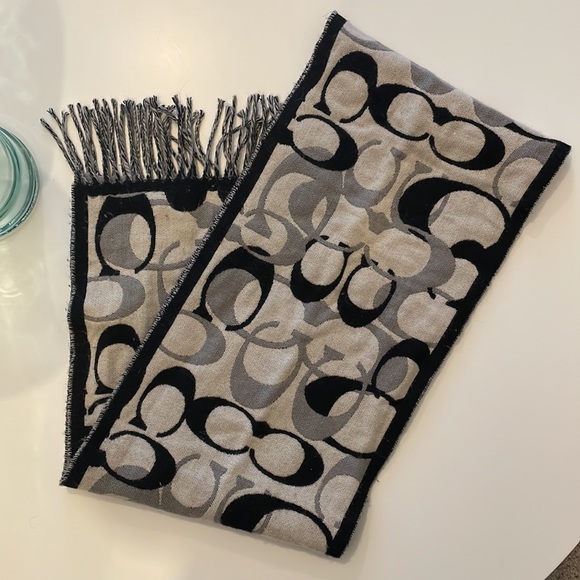 Coach Scarf - Picture 3 of 3